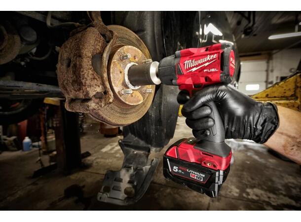Milwaukee Mellomstor 1/2" Muttertrekker M18 FUEL m/batt 881 Nm 